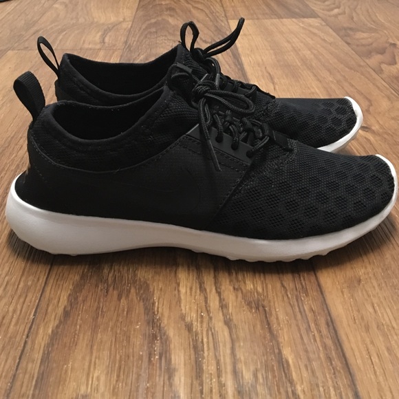 le scarpe nike un giorno la vendita di donne juvenate poshmark le scarpe nike un giorno la vendita di donne juvenate poshmark