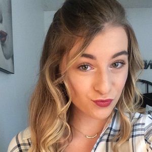 Meet your Posher, Dakota