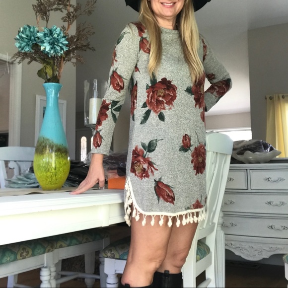 Boho Wild Roses Tunic☃️ Sale - Picture 2 of 6