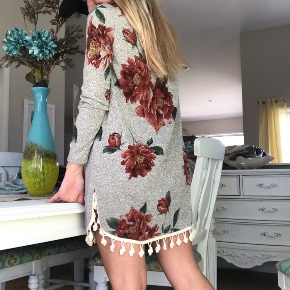 Boho Wild Roses Tunic☃️ Sale - Picture 3 of 6