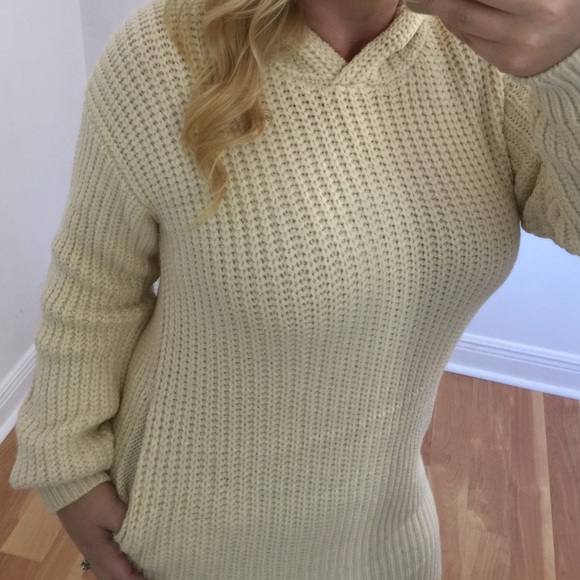 (LAST ITEM) Ivory chunky knit hoodie sweater - Picture 3 of 4