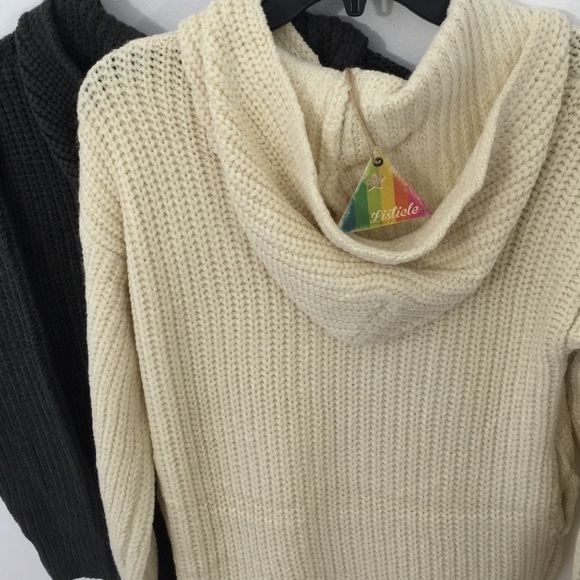 (LAST ITEM) Ivory chunky knit hoodie sweater - Picture 4 of 4