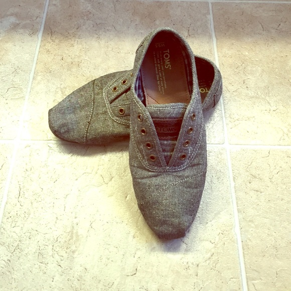 Women's Toms slip on shoes