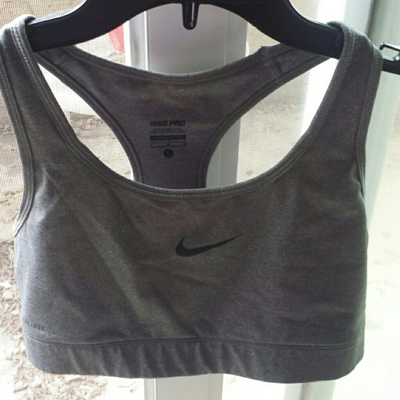 Tops - Nike Pro sport bra