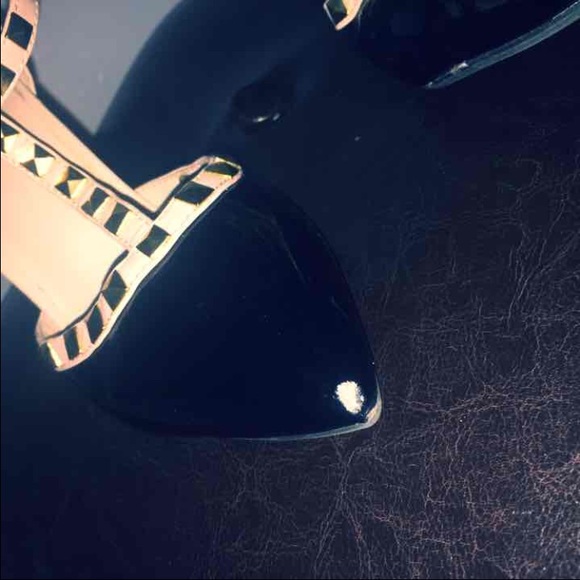 Heels - Picture 2 of 3