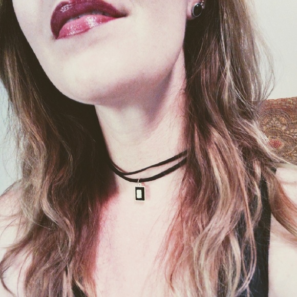 🍁 5 for $25 🍁 NWT Layered Choker 90's - Picture 3 of 6