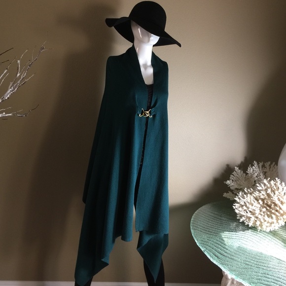 Chico's Jackets & Blazers - SOLD LOCAL 👍🏻😱Chico's forest green cape💕😘