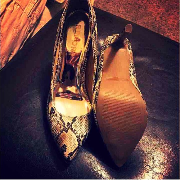 Heels - Picture 2 of 2