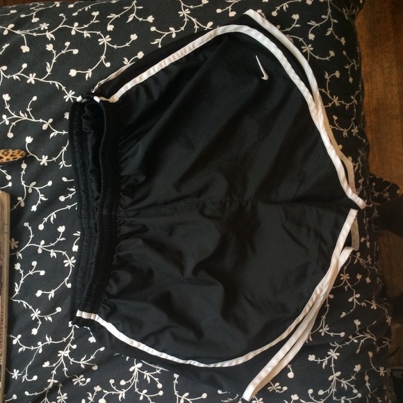 BRAND NEW NIKE DRI FIT RUNNING SHORTS