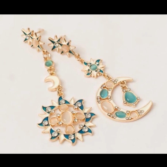 New Jewel Sun and Moon Dangling Gold Earrings - Picture 4 of 5