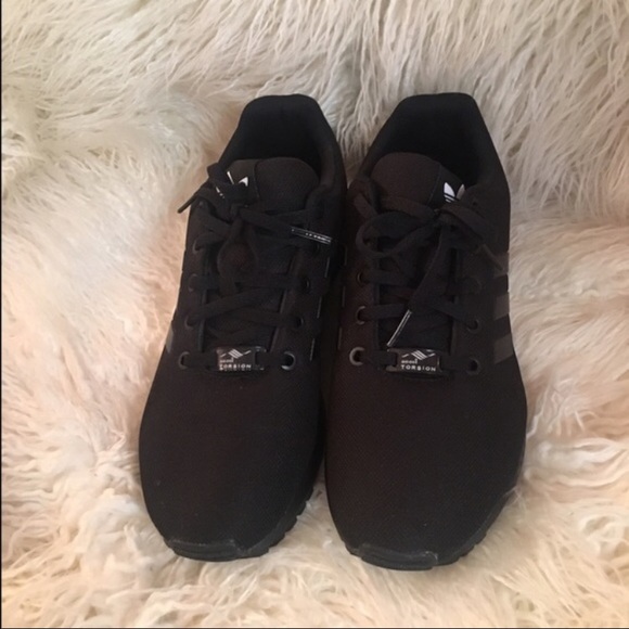 Adidas torsion sneakers