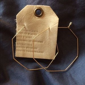 Gold geometric hoop earrings💫