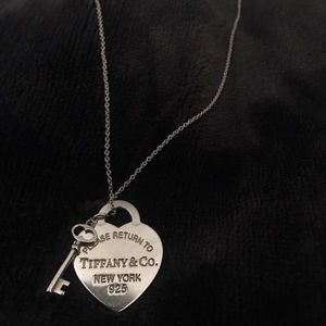 ✨BEAUTIFUL TIFFANYS NECKLACE BRAND NEW✨