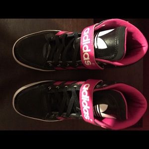 Adidas shoes size 7youth fit 9 women