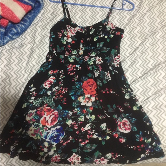 Express Dresses & Skirts - Express flower dress