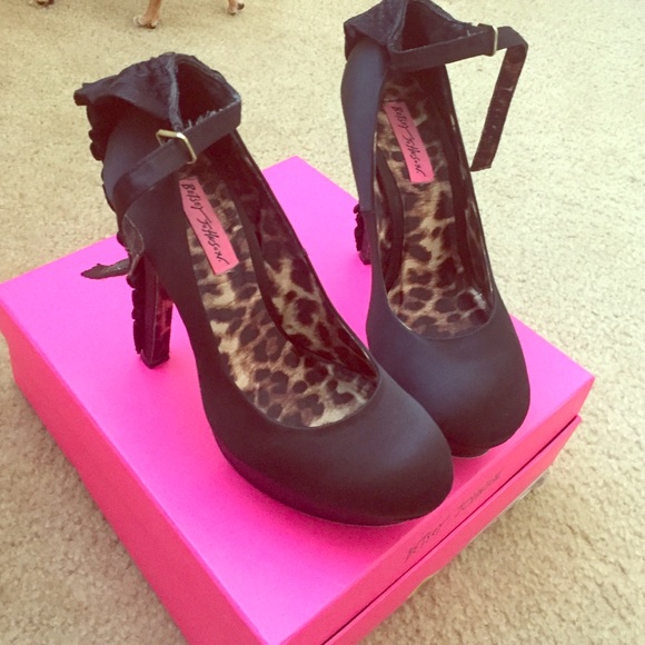 Black betsey Johnson heels