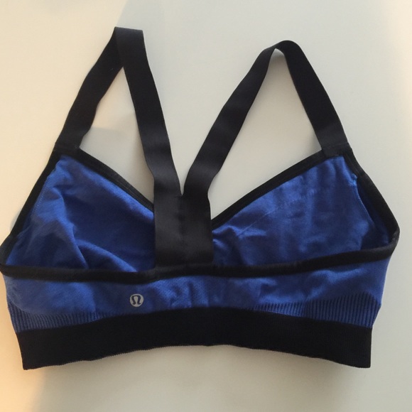 Lululemon sports bra size 6!