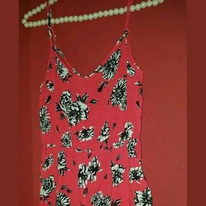 Women's Forever 21 Red Daisy Floral Romper Size 8