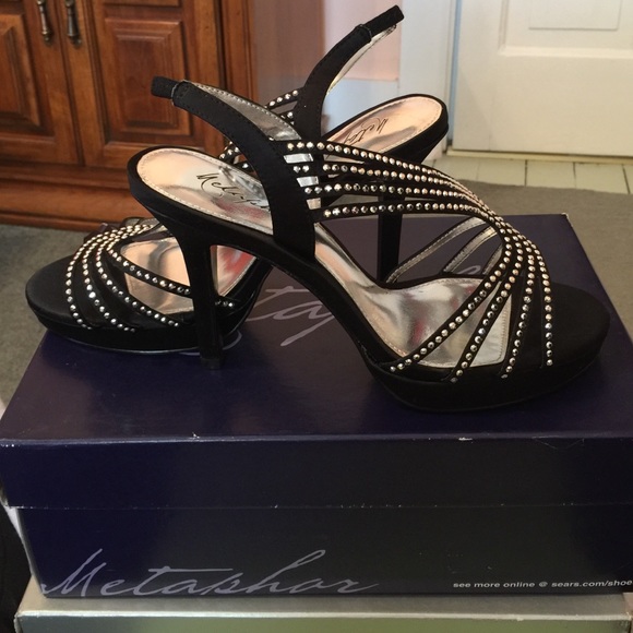 Shoes - Picture 1 of 2