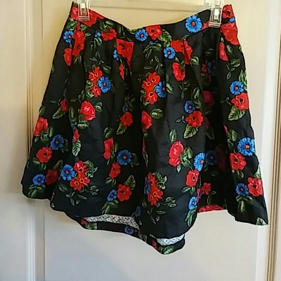 NWT! Forever21 Floral skirt!