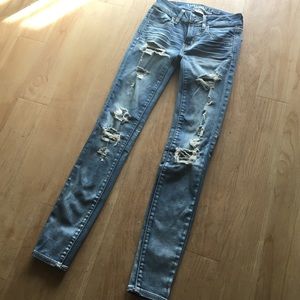 AMERICAN EAGLE JEANS
