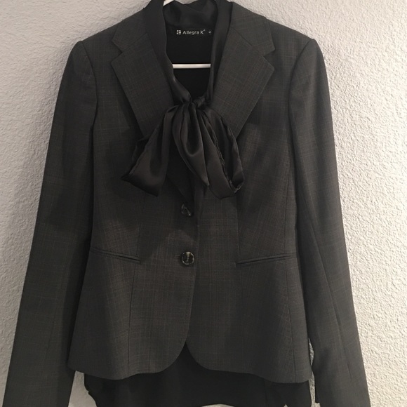 Grey pant suit