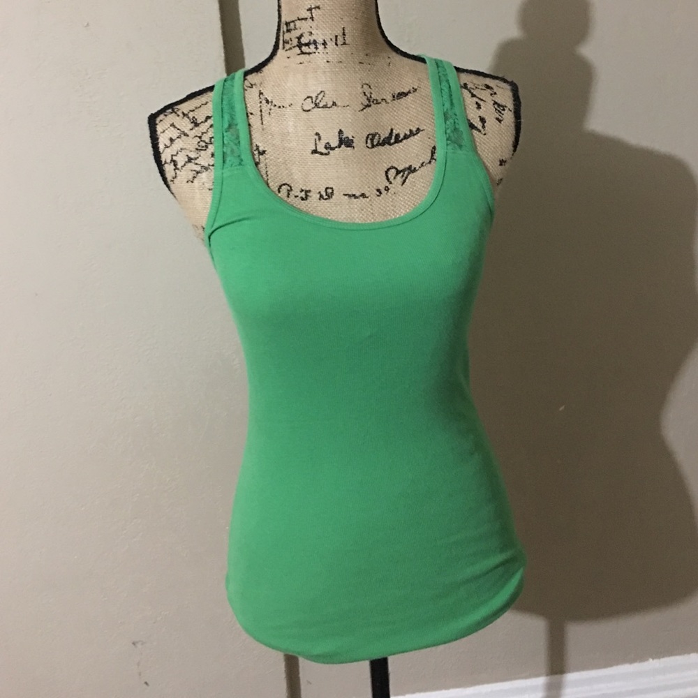Mossimo tank tops size Large