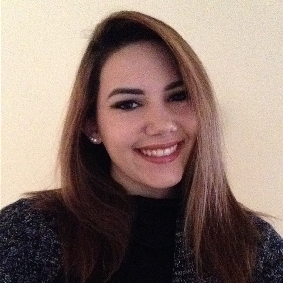 Meet your Posher, Courtney - Picture 1 of 3