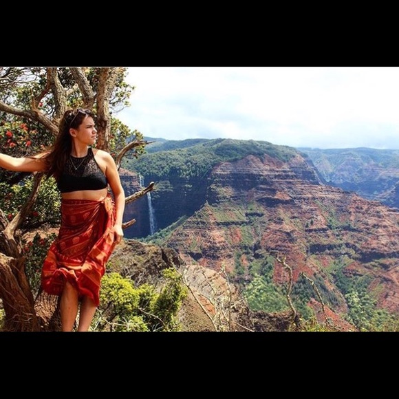 Meet your Posher, Courtney - Picture 3 of 3