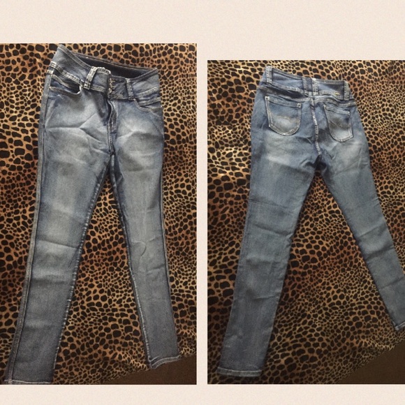 Butt lift jeans