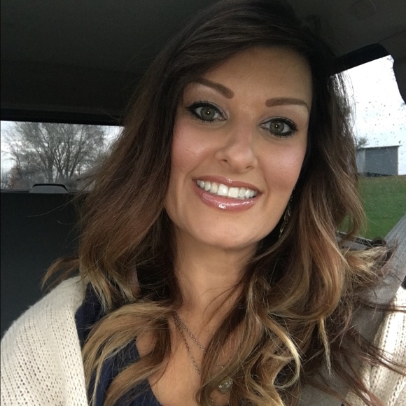 Meet your Posher, Angela - Picture 1 of 1