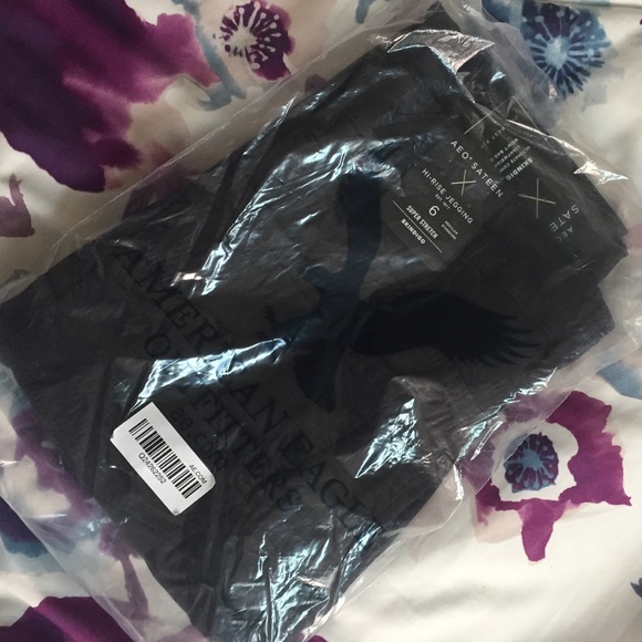 AMERICAN EAGLE OUTFITTERS HI RISE JEGGING