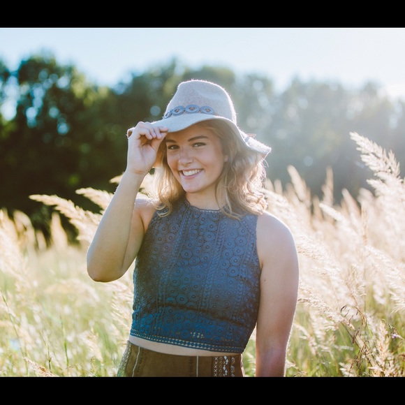 Meet your Posher, Erin - Picture 1 of 1