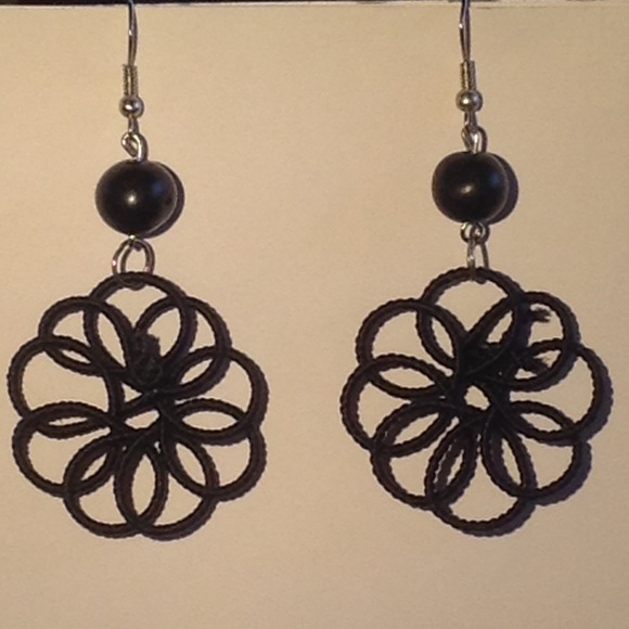 Black Swirl Flower Earring With Black Bead