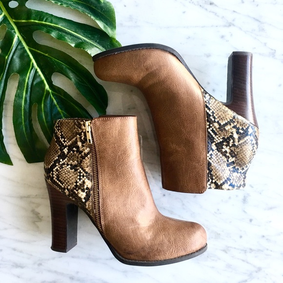 🎯HP🎯Kenneth Cole Camel/Python Booties