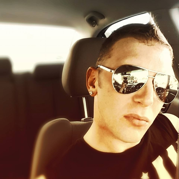 Meet your Posher, Jared - Picture 1 of 1