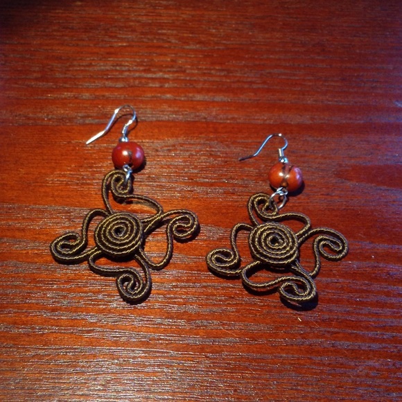 Brown Wire and Thread Swirl Earring - Picture 2 of 2