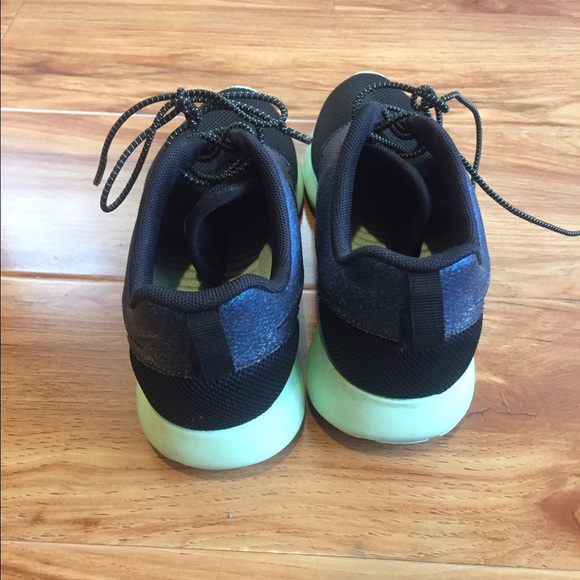 Nike Roshe Run World Cup Exclusive - Picture 3 of 4