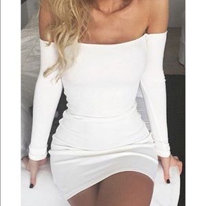 White off shoulder long sleeves bodycon dress