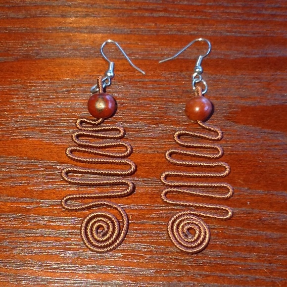 Zig Zag Wired Earring with Wood Bead