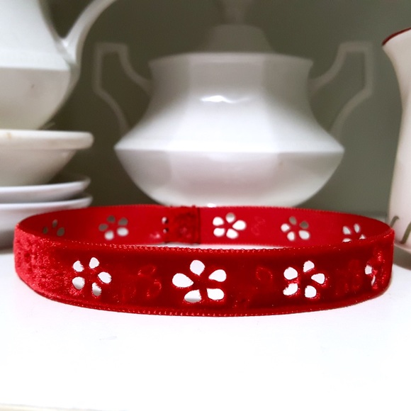 Red Velvet Flower Bracelet - Picture 2 of 4