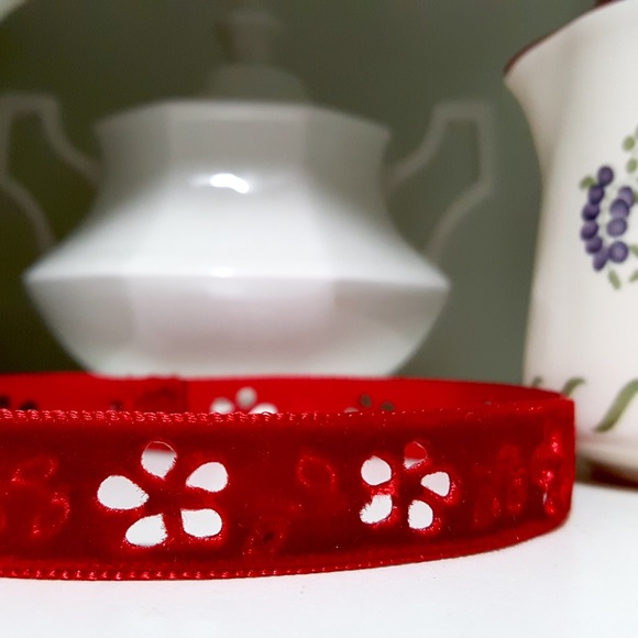 Red Velvet Flower Bracelet - Picture 3 of 4