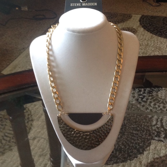 STEVE MADDEN NECKLACE