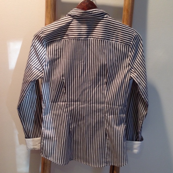 H&M striped collar shirt. - Picture 2 of 2