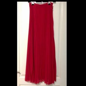EXCELLENT CONDITION TOBI pleated maxi skirt