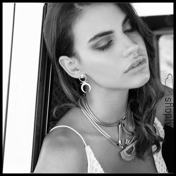 Crescent Moon Earings.🌙🌛🌝 - Picture 1 of 4