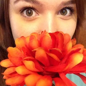 Meet your Posher, Lauren joy