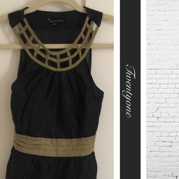 {EUC} Olive and Navy Tie Waist Top