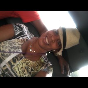 Meet your Posher, Tisha