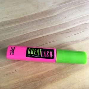 SALE❤️ Maybelline Eyelash Mascara, still full!